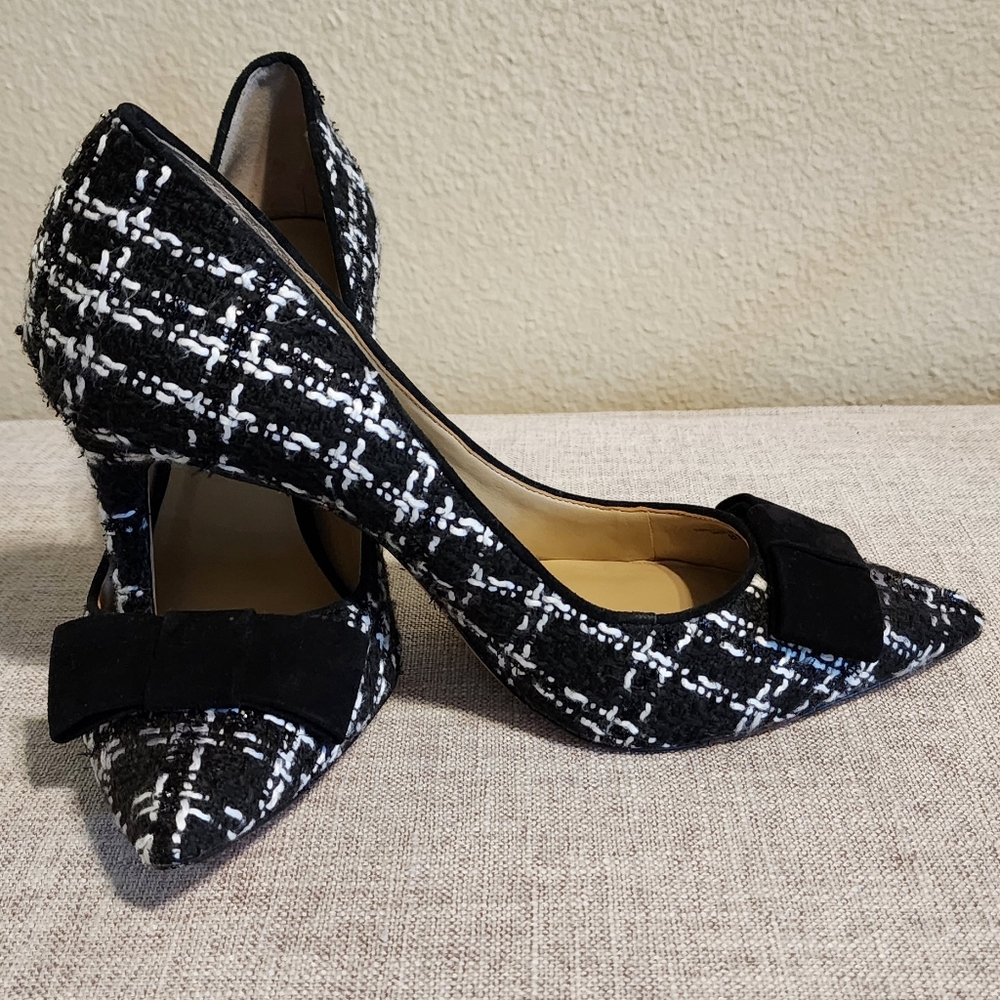 Ann Taylor tweed pumps